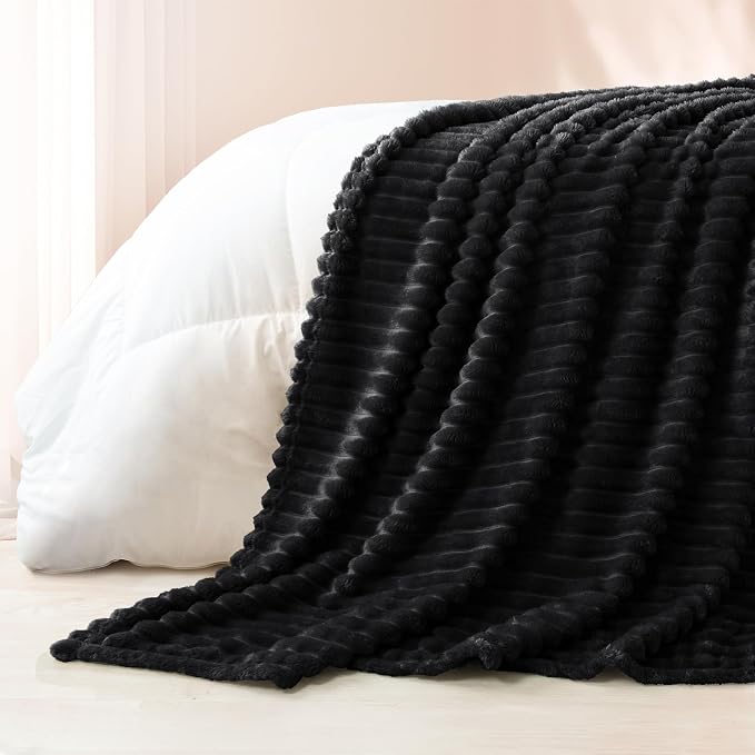 Exclusivo Mezcla Striped Fleece Throw Blanket - Image 6