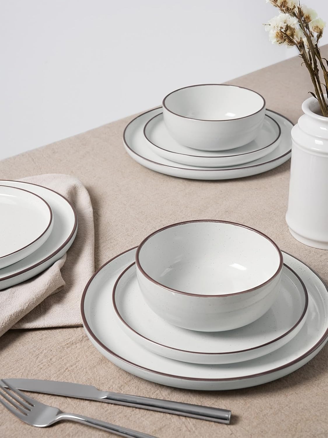Famiware Mercury Plates and Bowls Sets, 18 Pieces Stoneware Dinnerware Sets, Dishes Set for 6, Microwave and Dishwasher Safe, White