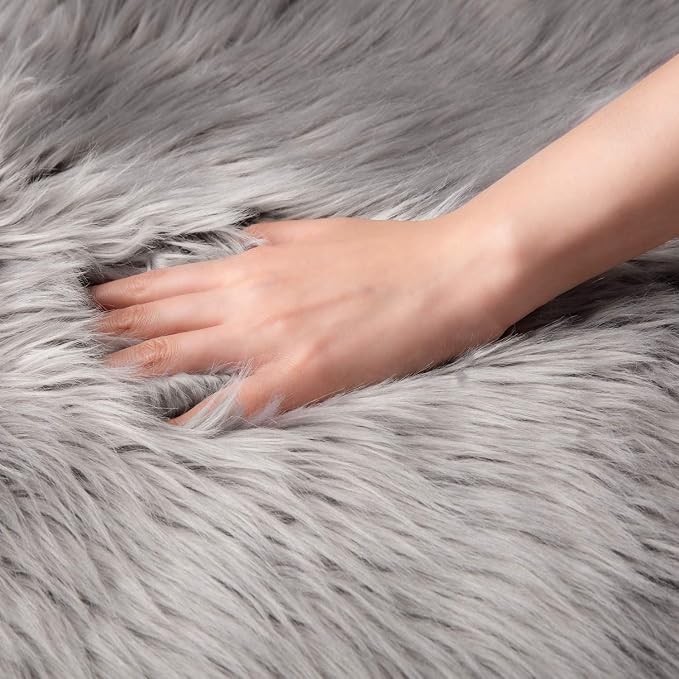 Ashler Faux Fur Rug, Fluffy Shaggy Area Rug Ultra Soft 3 x 3 Feet Round Fur - Image 4