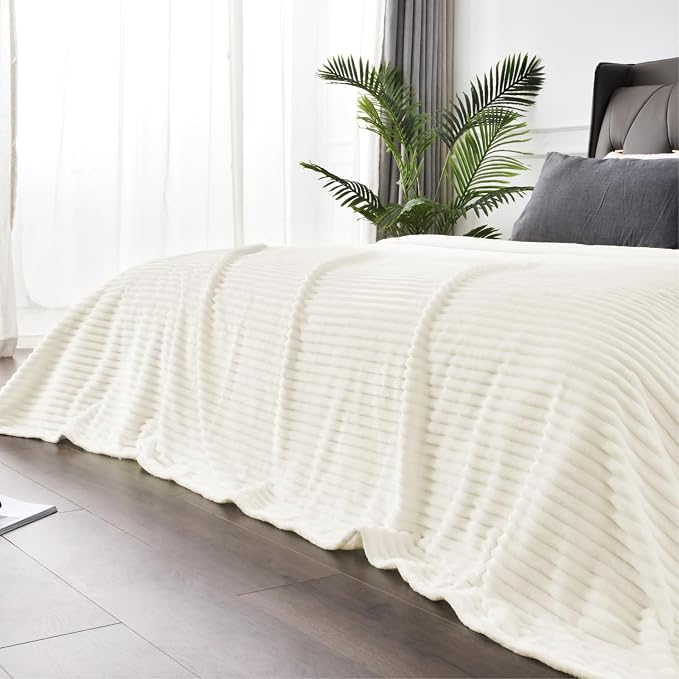 BEDELITE 3D Ribbed Jacquard Cream King Size Blankets by BEDELITE