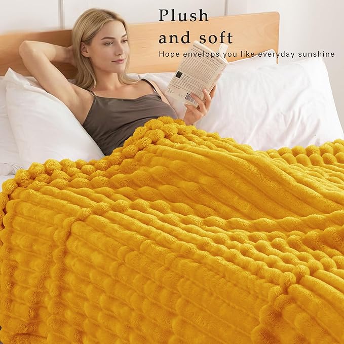 Exclusivo Mezcla Striped Fleece Throw Blanket - Image 2