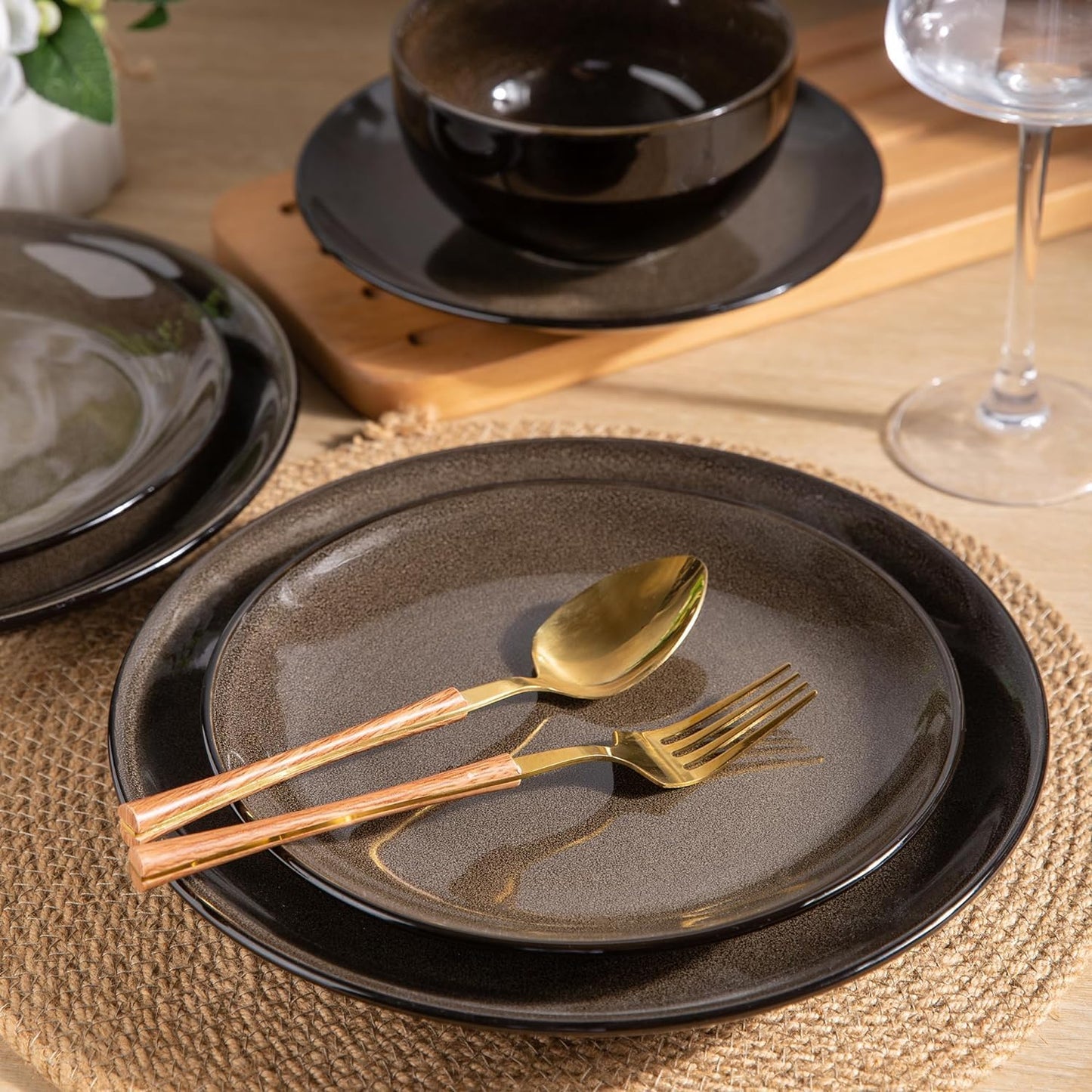 LeRatio Ceramic Dinnerware Sets for 6,Stoneware Plates and Bowls Sets,Handmade Reactive Glaze Dishes Set,Chip Resistant and Scratch Resistant | Oven&Dishwasher & Microwave Safe-Chestnut(18PCS)