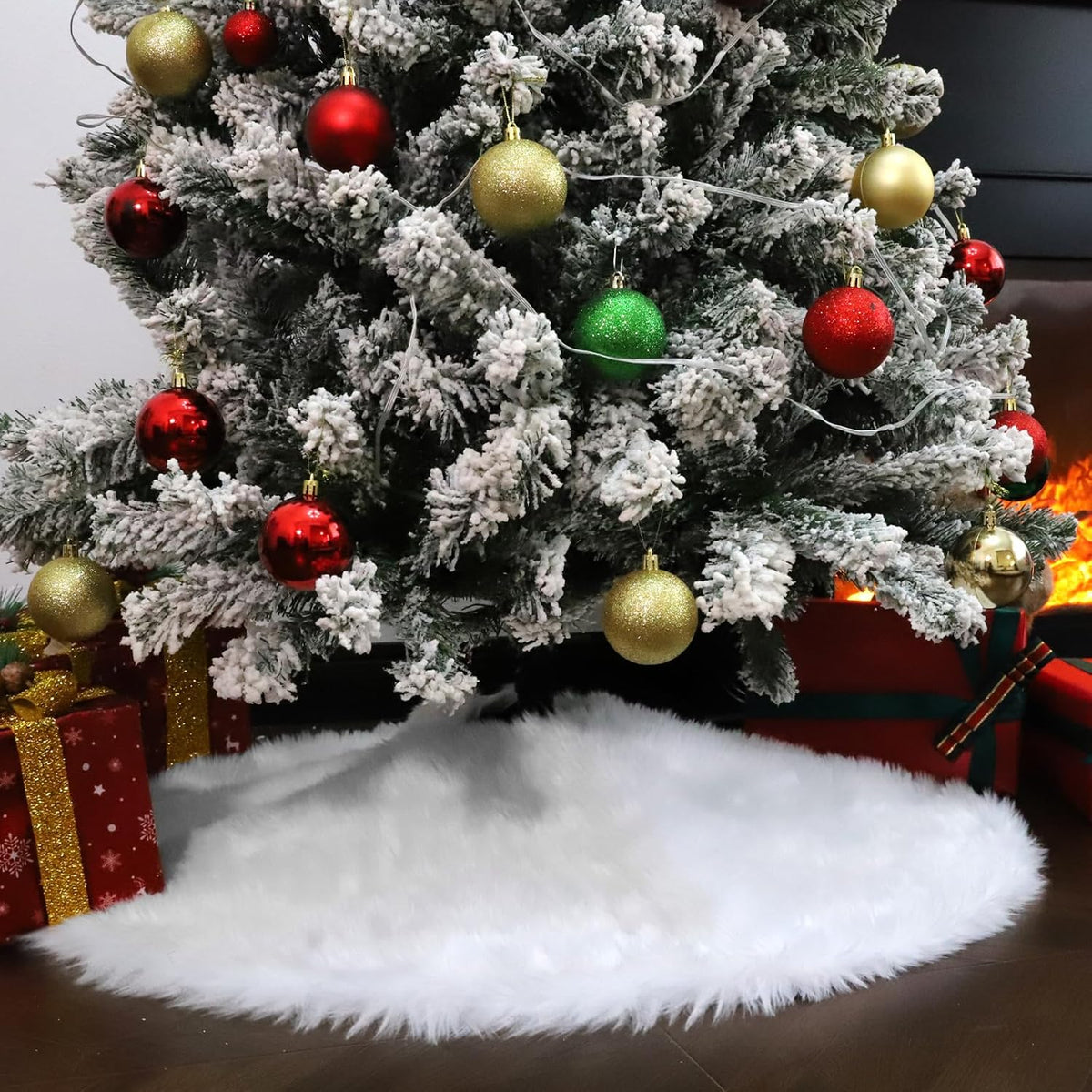 36 Inch Faux Fur Christmas Tree Skirt Soft Snow White Plush Tree Mat Christmas Decorations Fluffy Tree Skirts Xmas Holiday Party Indoor Decorations