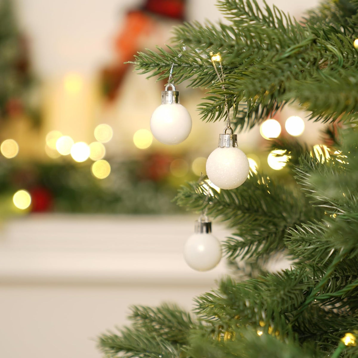 XmasExp 24ct Mini Christmas Ball Ornaments Shatterproof Christmas Ornaments Set Decorations for Xmas Tree Balls 30mm/1.18" (White)