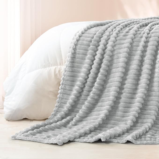 Exclusivo Mezcla Striped Twin Size Fleece Blanket - Image 6
