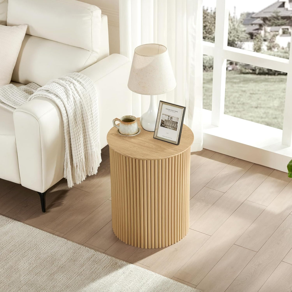 AVZEAR Fluted Round Side Table, Small End Table Modern Boho Nightstands, Circle Bedside Tables Bohemian Accent Table Wood Night Stand for Small Spaces, Living Room, Bedroom(Natural)