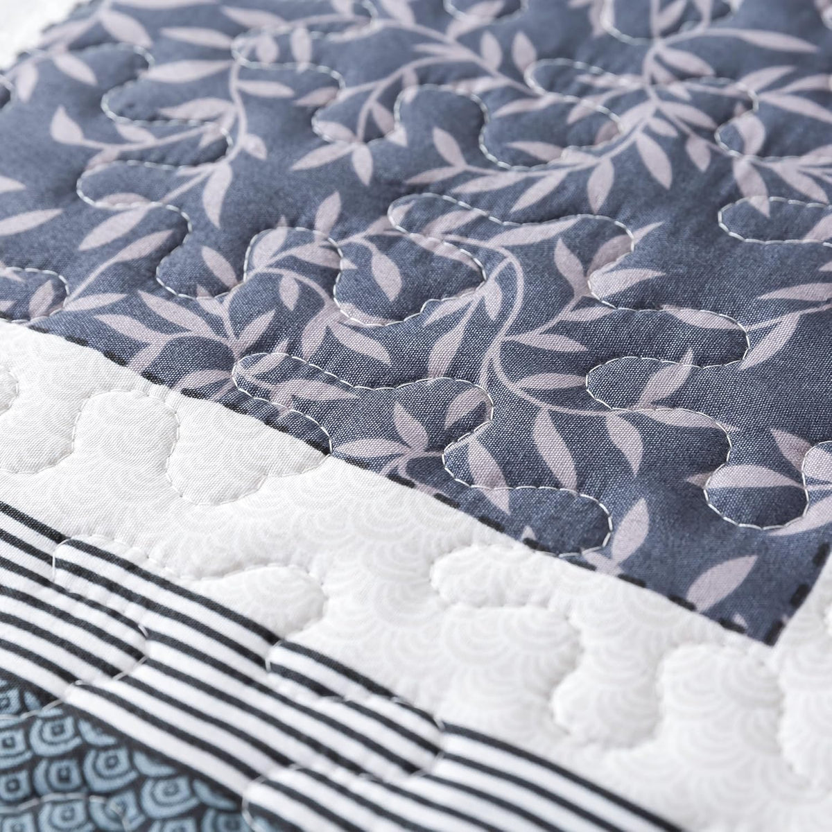 NEWLAKE Quilt Bedspread Sets - Bohemian Farmhouse Pattern Reversible Coverlet Set, Queen Size