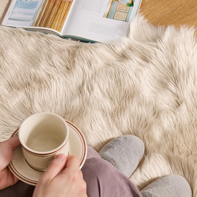 MIULEE Fluffy Area Rug 2x3 ft Faux Fur Sheepskin Rug - Image 3