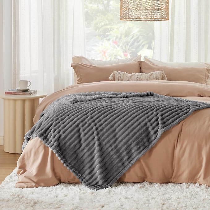 Bedsure Soft Twin Blanket for Bed Decor Gifts Frost Gray 60"x80" | Birthday - Image 9